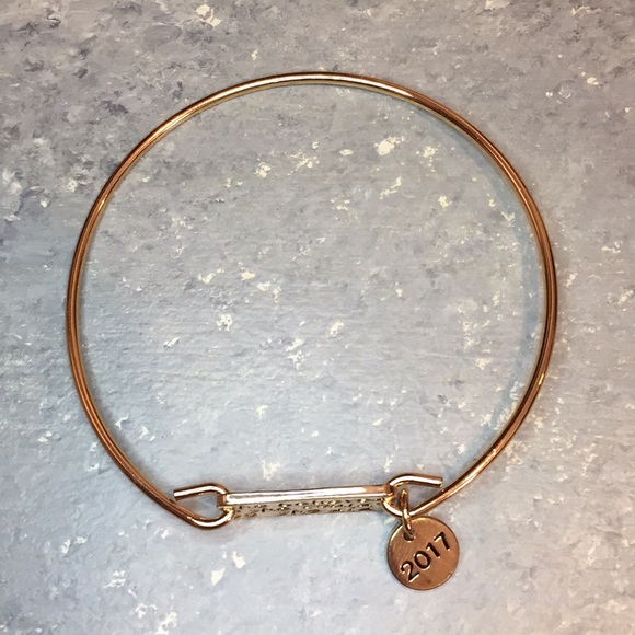 💜2 FOR $15💜 Gold bracelet NWOT - Picture 2 of 5